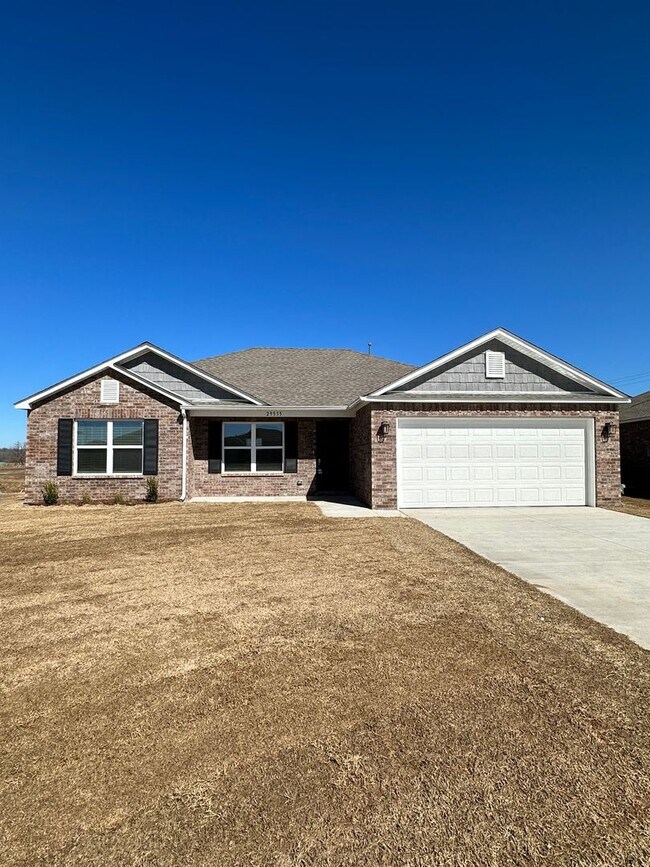 Building Photo - *Pre-leasing* Three Bedroom | Two Bathroom...