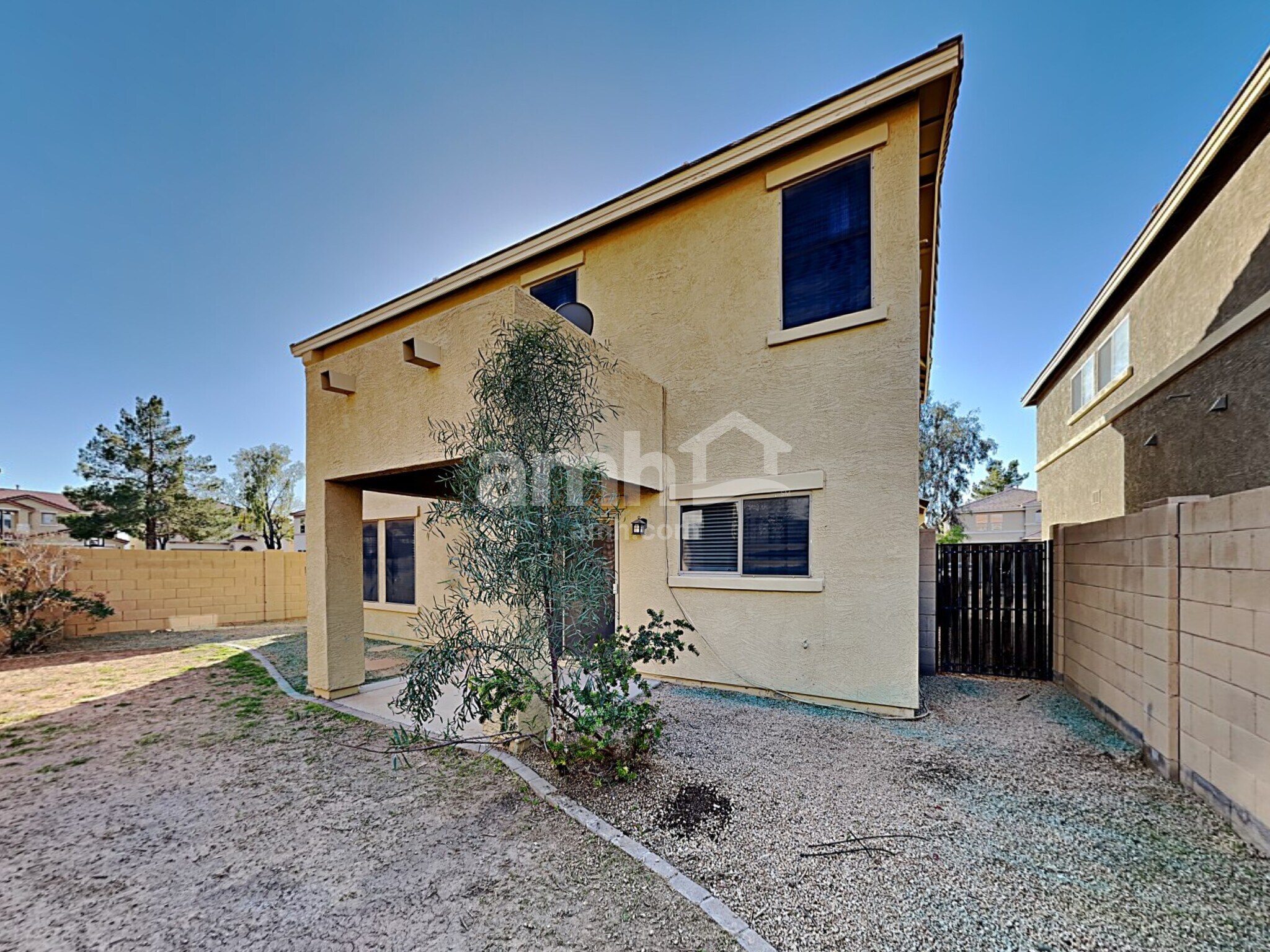 Building Photo - 8462 E Lindner Ave
