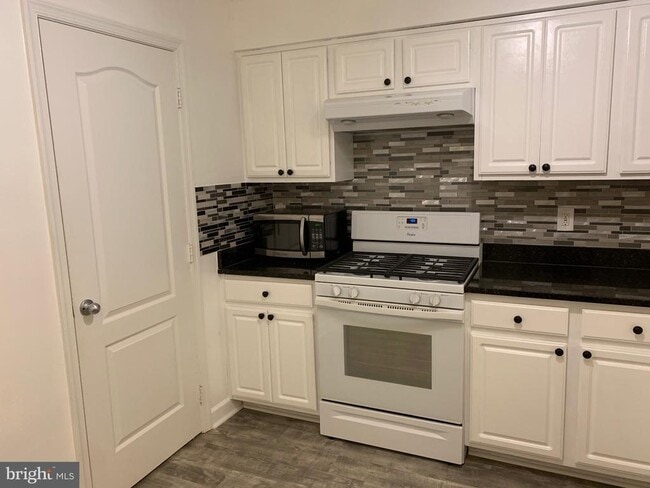 Building Photo - 3815 Chesterwood Dr