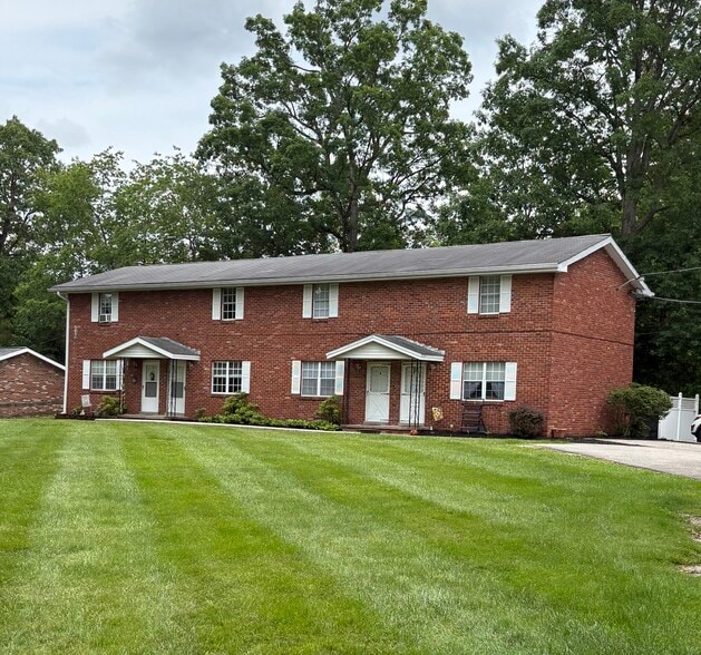 FRONT VIEW - 715 Pearl Dr