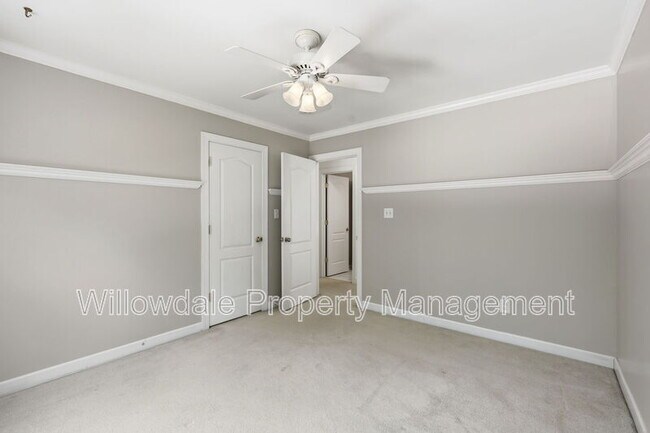Building Photo - 223 Kinvara Ct