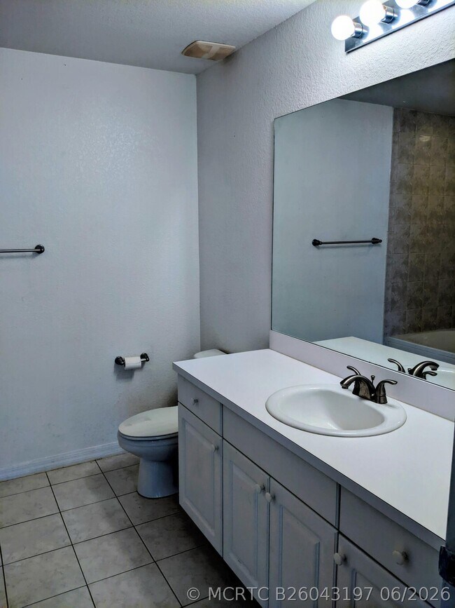 Building Photo - 1804 Blue Heron Ln