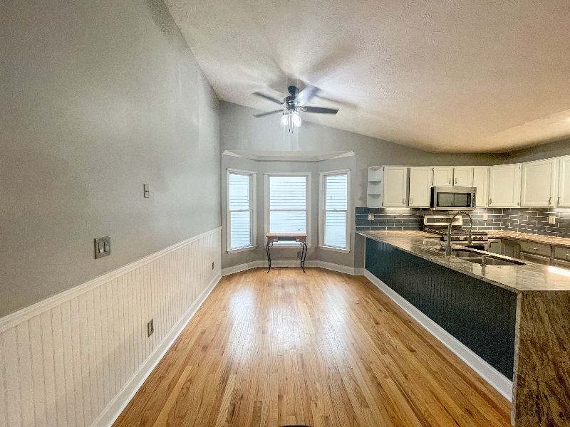 Building Photo - 645 Clearwater Pl
