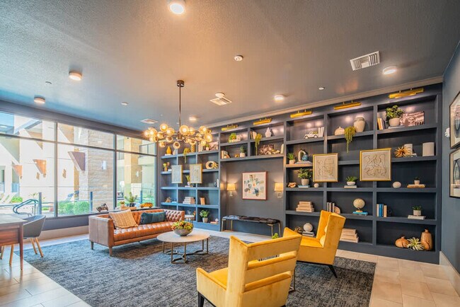 Building Photo - 15501 N Dial Blvd