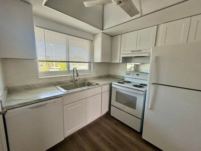 Building Photo - 331 Tequesta Dr