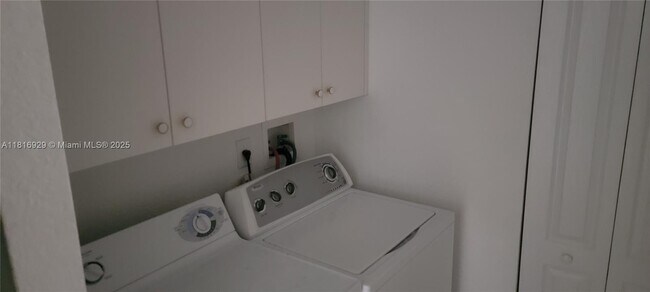 Building Photo - 10710 NW 66th St