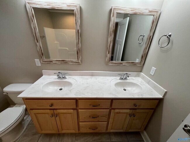 Building Photo - 19105 Racheals Loop