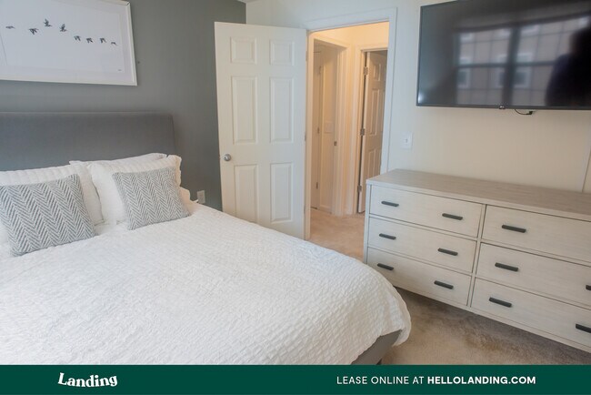 Building Photo - 8185 Scenic Meadow Dr