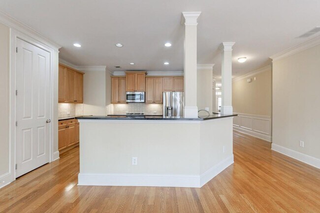 Building Photo - 10293 Midway Ave