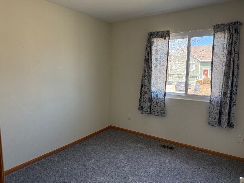 Building Photo - 11518 N Lane Ave