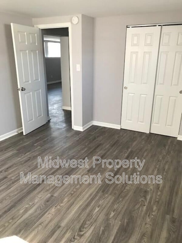 Building Photo - 1837 E 8th St