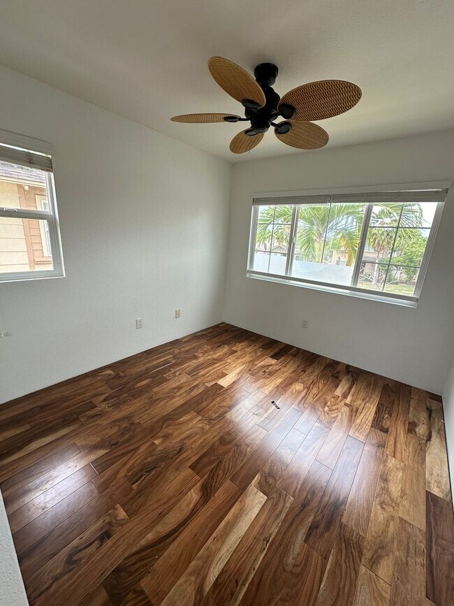 Building Photo - Available Now!  Beautiful 4 BD / 3 BA House in Ocean Pointe!