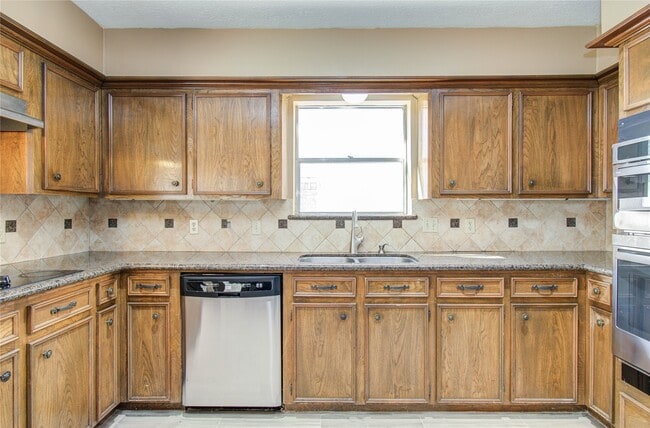 Building Photo - 4903 Charade Dr