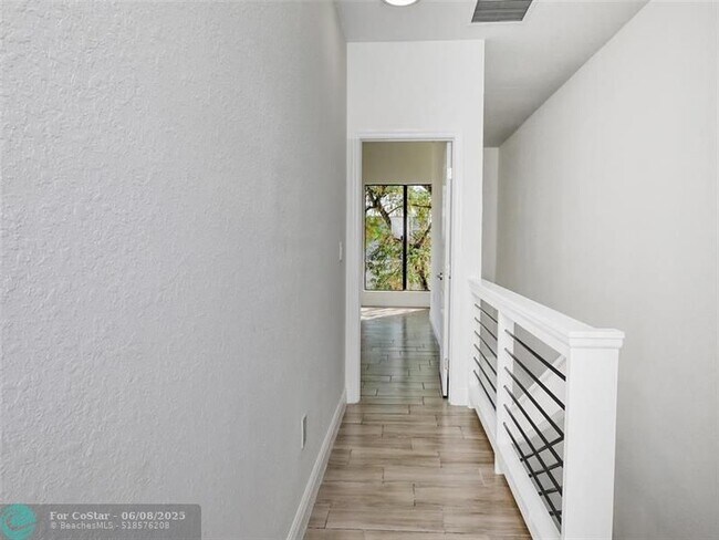 Building Photo - 116 NW 41st St