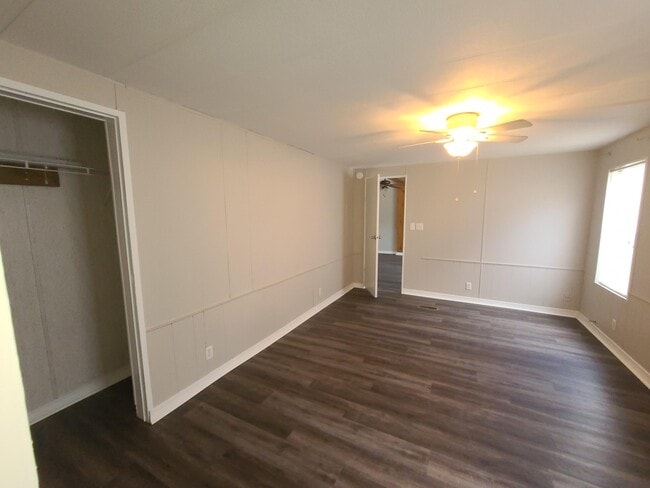 Building Photo - 8405 Verano St