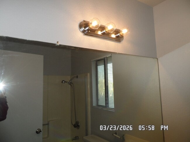 Building Photo - 0160