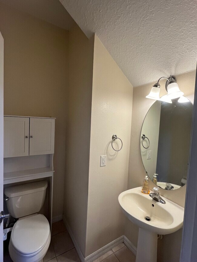 Building Photo - 10043 Moorshire Cir