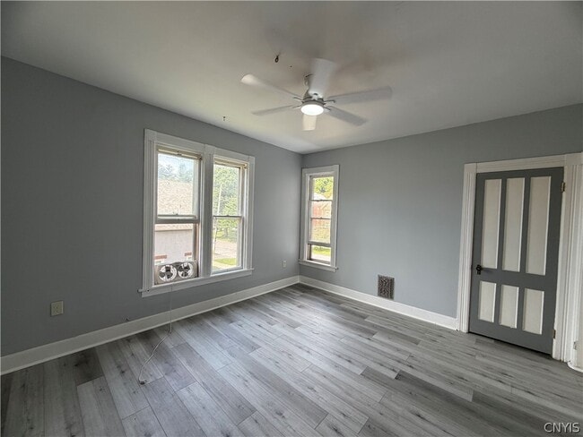 Building Photo - 551 E Gansevoort St