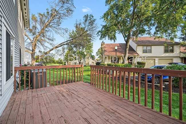 Building Photo - 5290 Bay Pointe Dr