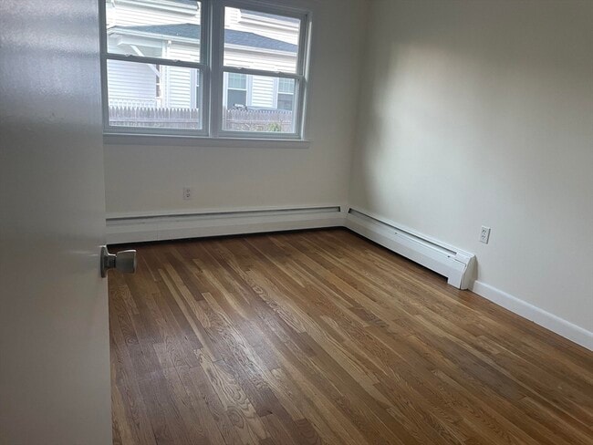 Building Photo - 31 Glenmere St