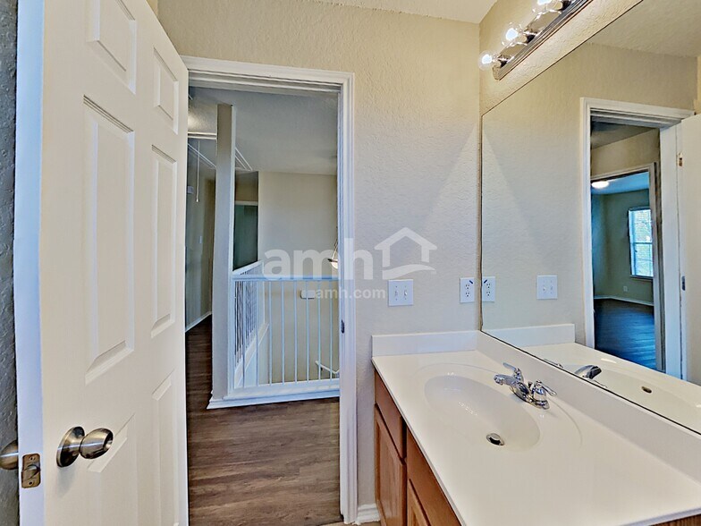 Building Photo - 7206 Calypso Dawn