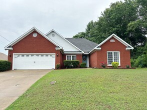 Building Photo - 5004 Hunter Ln