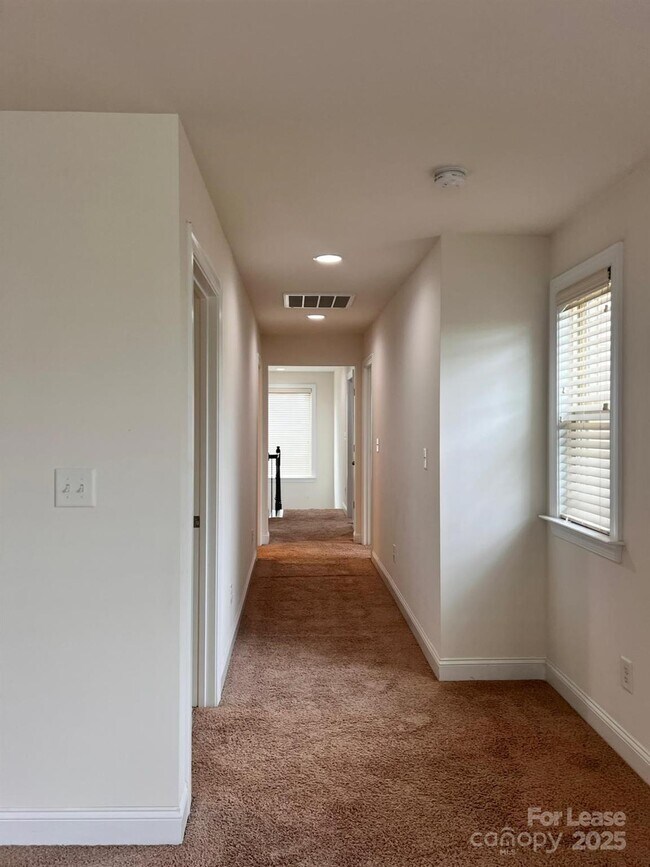 Building Photo - 119 Heron Cove Loop