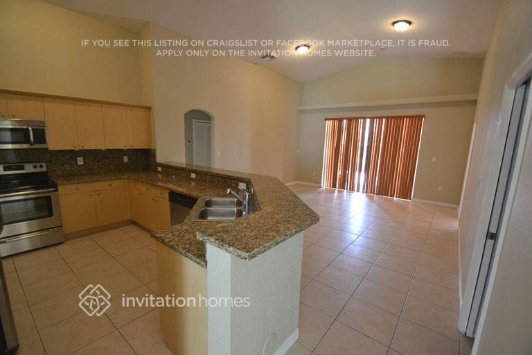 Building Photo - 16112 SW 63rd Ter
