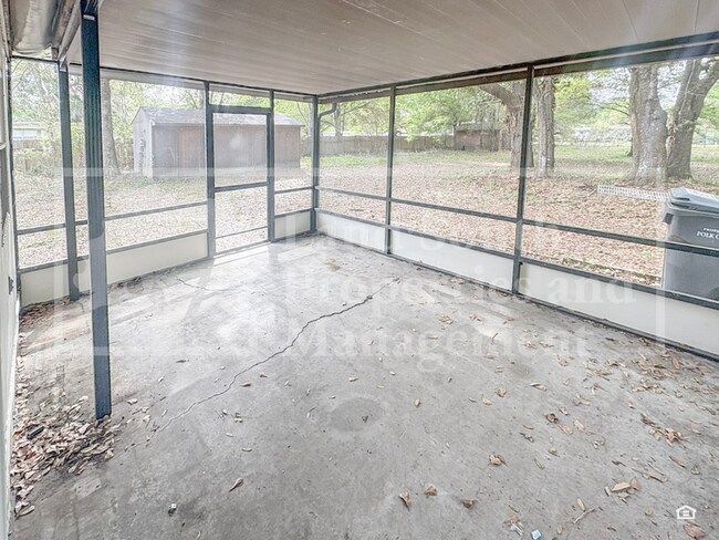 Building Photo - 1611 Slash Pine Rd