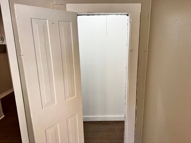 Building Photo - Quiet, 2 Bed 1 Bath Home In Burkburnett