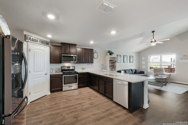 Building Photo - 5927 Hindes Stone