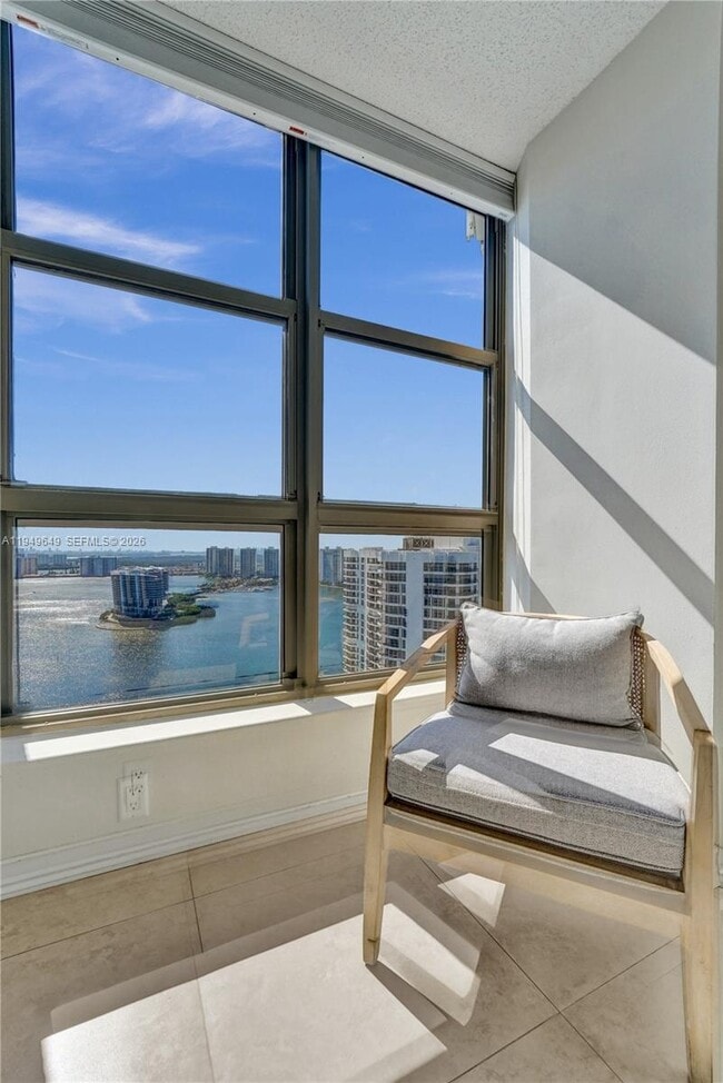 Building Photo - 3500 Mystic Pointe Dr