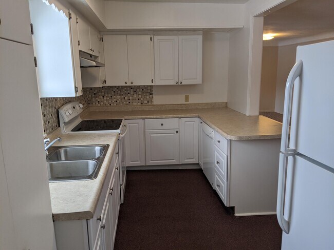 Building Photo - 9124 George Ave