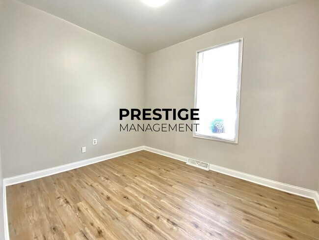 Building Photo - 4724 Pine Ave