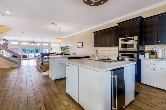 Building Photo - 53 Yacht Club Dr