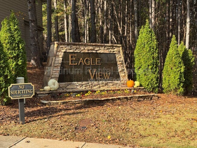 Building Photo - 211 Creek Side Pass