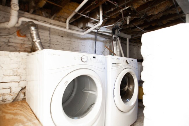 Building Photo - 4510 Dix st