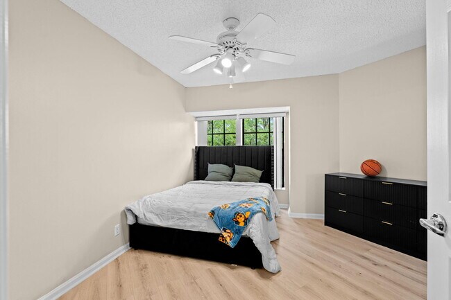 Building Photo - 111 Weybridge Cir