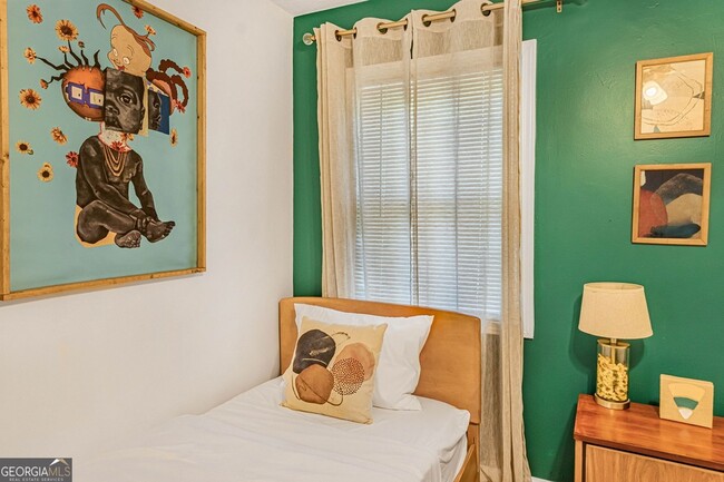 Building Photo - 2100 Cascade Rd