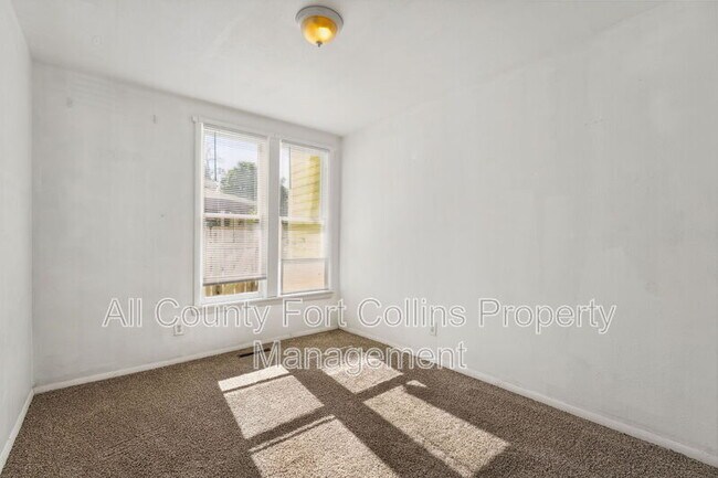Building Photo - 403 E 3rd St