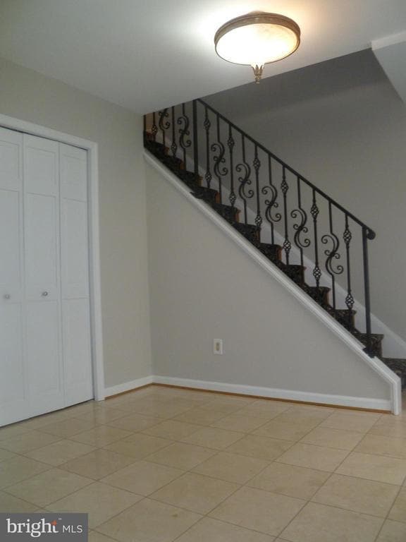 Building Photo - 7115 Warbler Ln
