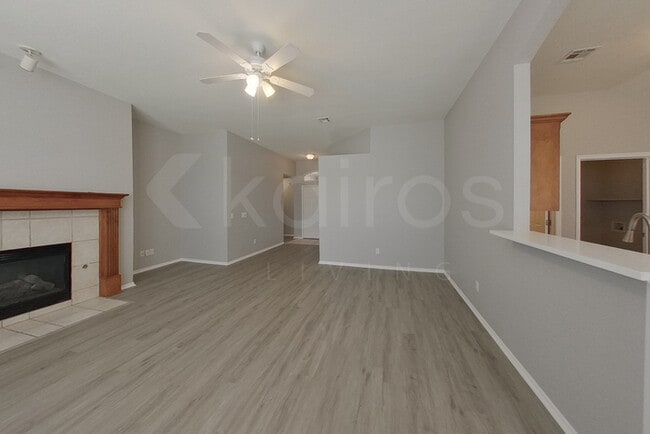 Building Photo - 113 Great Oaks Dr