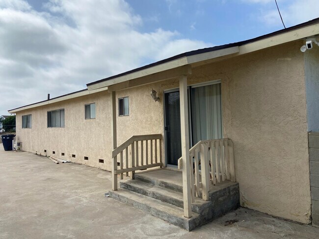 Building Photo - 1603 Sycamore Dr