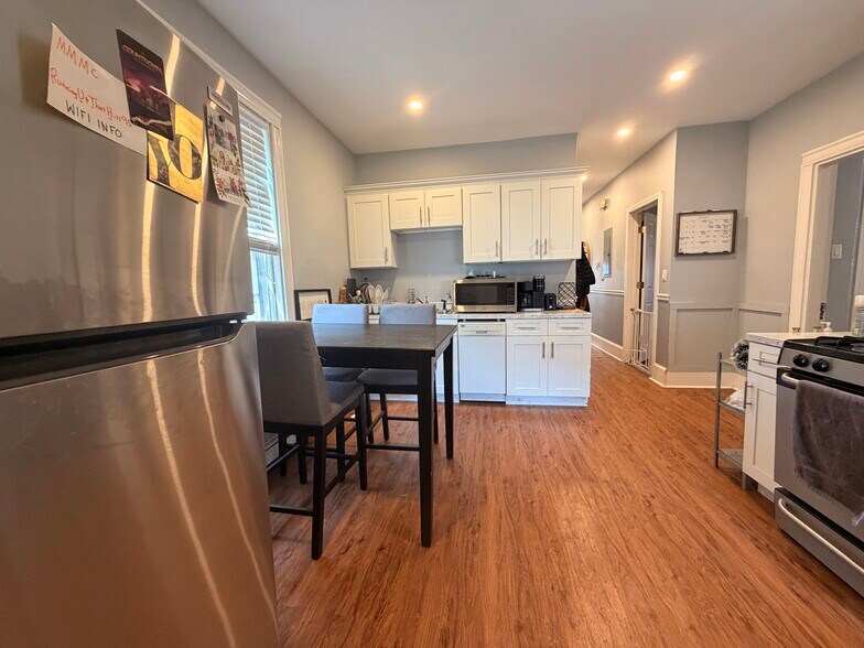 Building Photo - 18 Washburn St