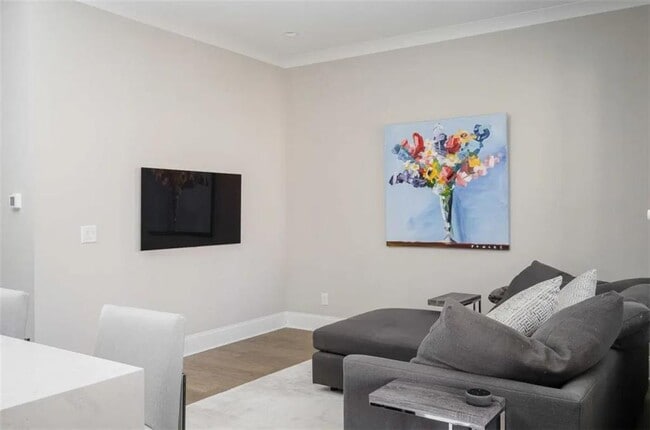 Building Photo - 4518 Collins Ave