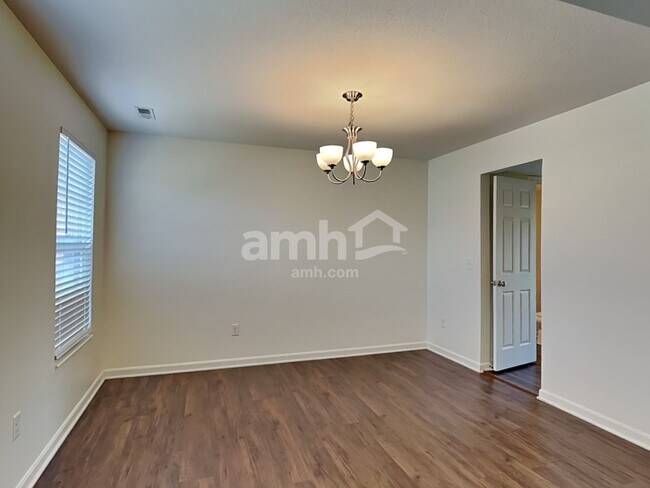 Building Photo - 6718 Waverly Park