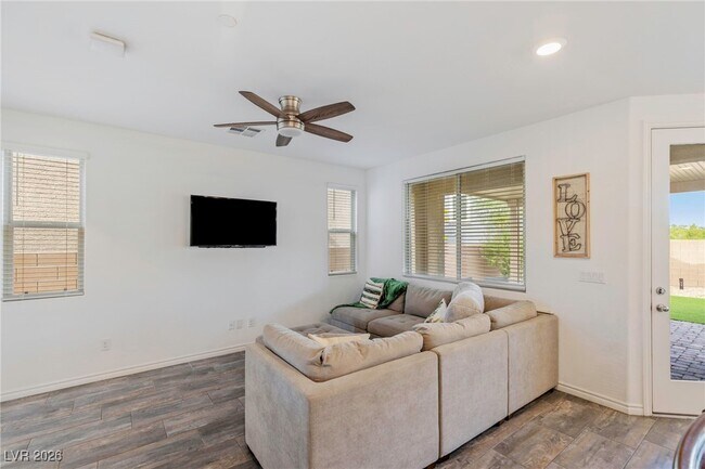 Building Photo - 976 Bluebell Brook St