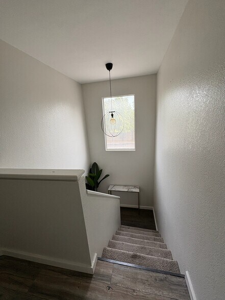 Second floor - 3315 E Kelton Ln