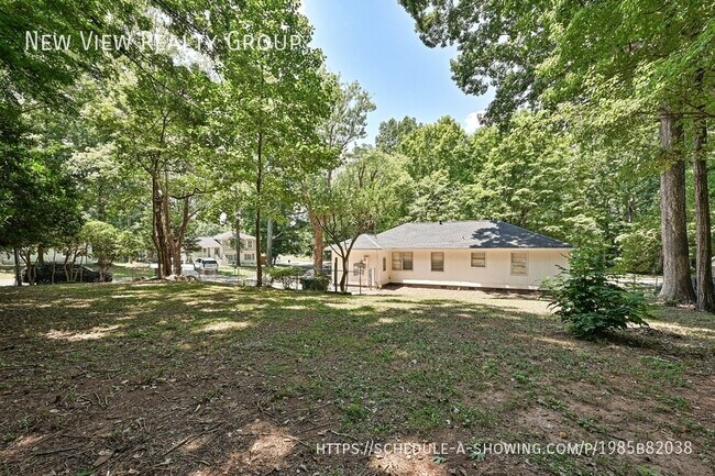 Building Photo - 5121 Farm Pond Ln