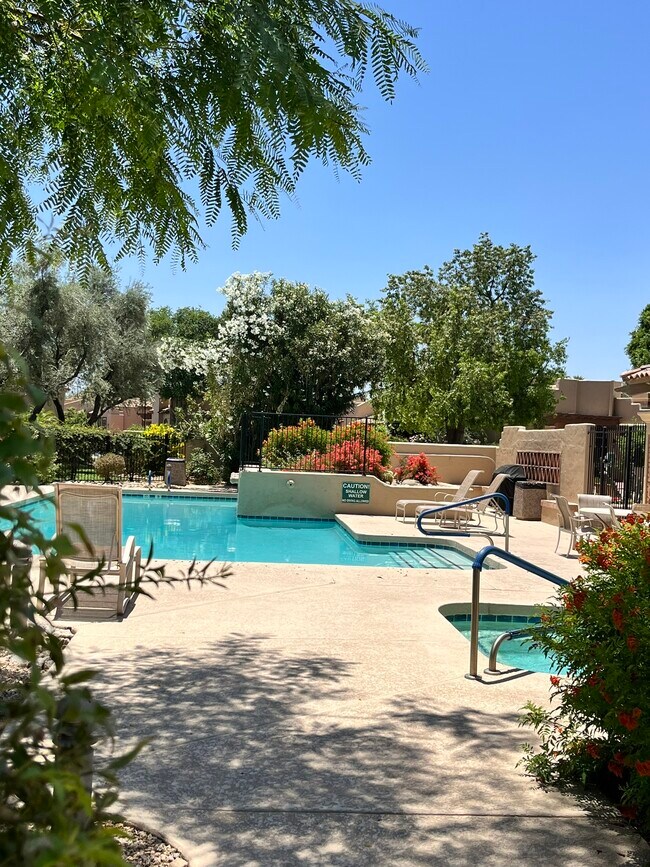 Building Photo - 7955 E Chaparral Rd